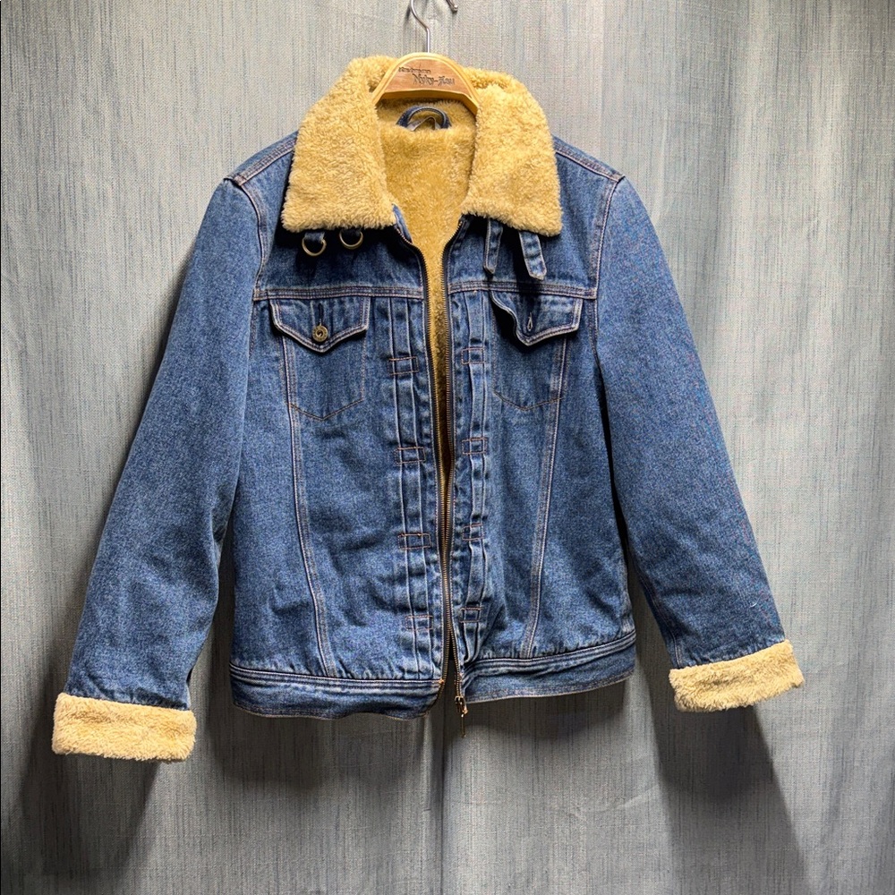 Classic Blue Denim Jacket with Cream Sherpa Collar - Women's Jean Jacket M